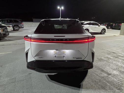 2023 Lexus RZ 450e Luxury