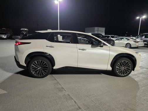 2023 Lexus RZ 450e Luxury