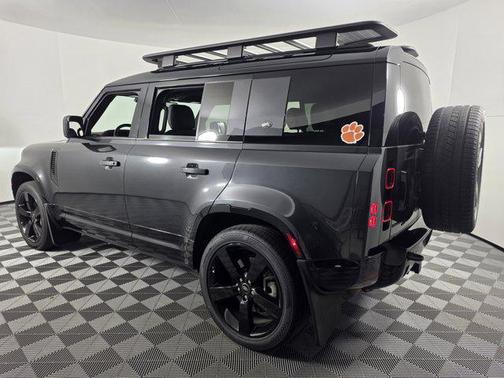 2022 Land Rover Defender 110 X-Dynamic SE