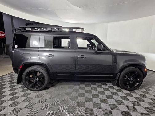 2022 Land Rover Defender 110 X-Dynamic SE