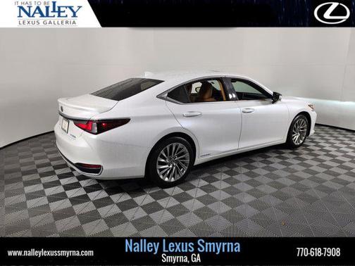 2022 Lexus ES 300h Ultra Luxury
