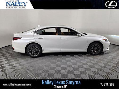 2025 Lexus ES 300h Luxury