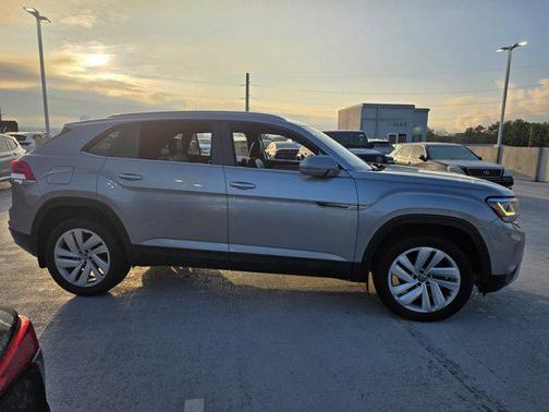2022 Volkswagen Atlas Cross Sport 3.6L V6 SE w/Technology