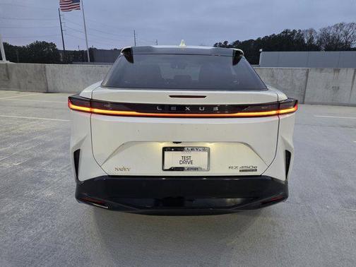 2023 Lexus RZ 450e Luxury