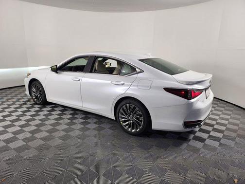 2025 Lexus ES 300h Ultra Luxury