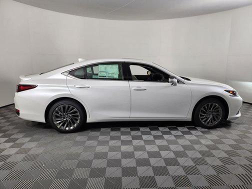 2025 Lexus ES 300h Ultra Luxury