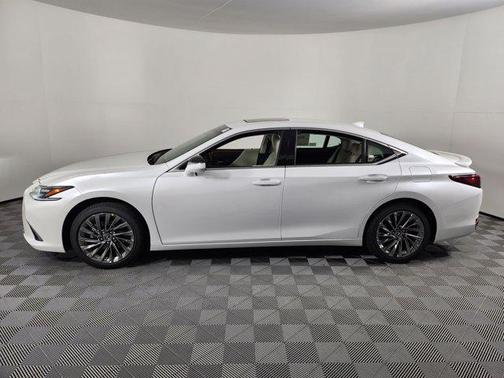 2025 Lexus ES 300h Ultra Luxury