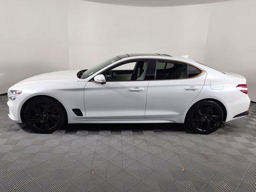 2023 Genesis G70 3.3T RWD