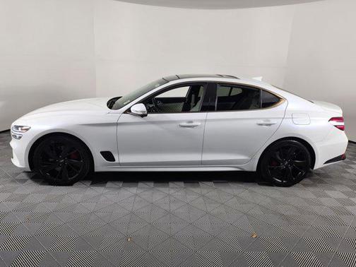 2023 Genesis G70 3.3T RWD