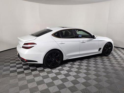 2023 Genesis G70 3.3T RWD
