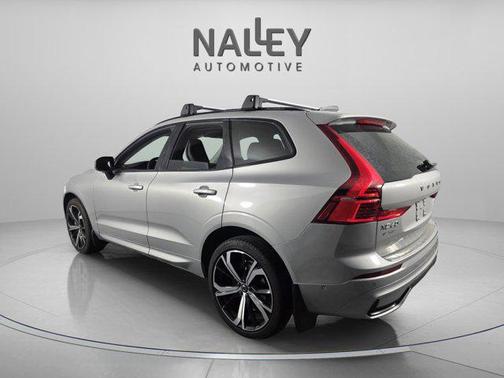 2023 Volvo XC60 B6 Ultimate Dark Theme
