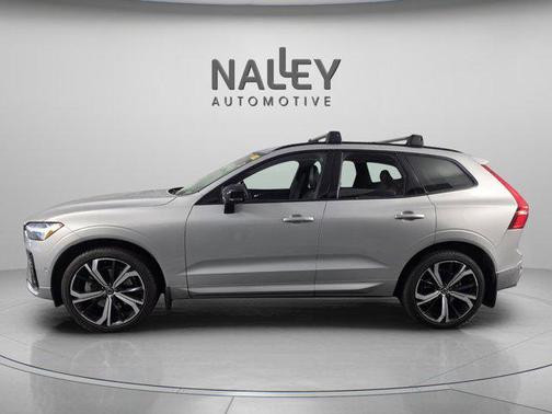 2023 Volvo XC60 B6 Ultimate Dark Theme
