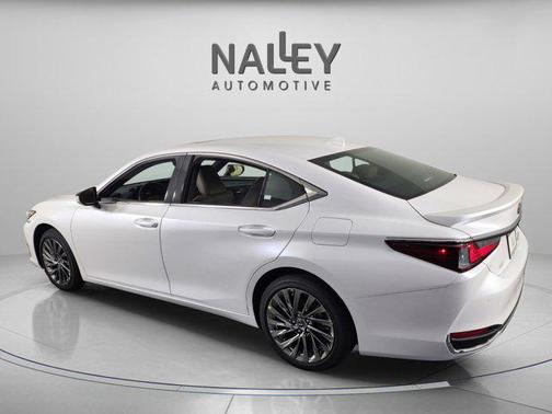 2025 Lexus ES 300h Luxury