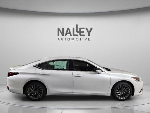 2025 Lexus ES 300h Luxury