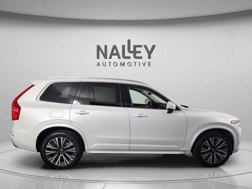 2021 Volvo XC90 T6 Momentum