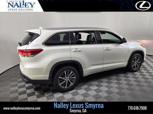 2018 Toyota Highlander SE