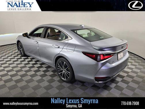 2025 Lexus ES 300h Base