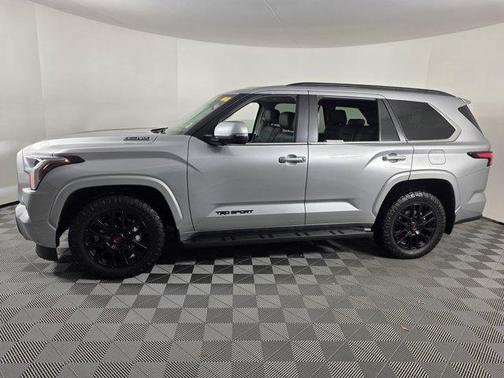 2024 Toyota Sequoia SR5