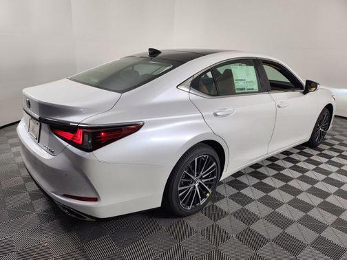 2025 Lexus ES 350 Base