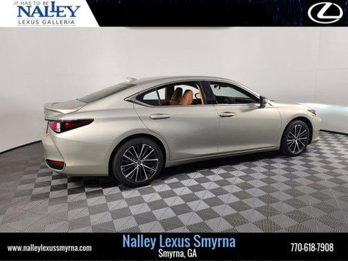 2025 Lexus ES 300h Base