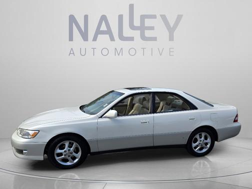 Diamond White Pearl 2000 Lexus ES 300 Base