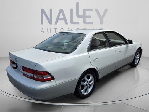 Diamond White Pearl 2000 Lexus ES 300 Base