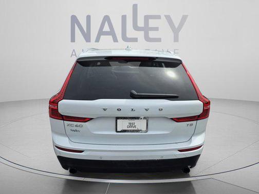 2021 Volvo XC60 T5 Momentum