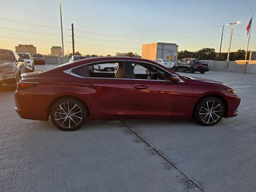 2025 Lexus ES 350 Base