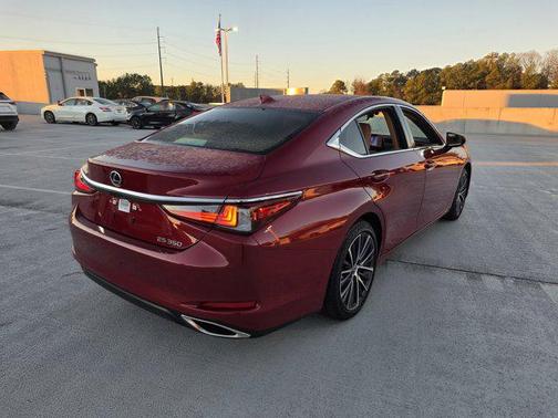 2025 Lexus ES 350 Base