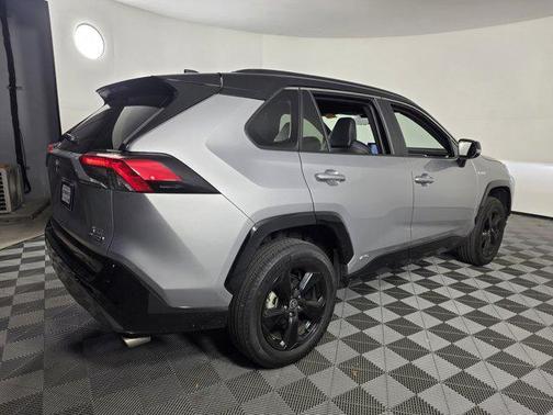 2021 Toyota RAV4 Hybrid SE
