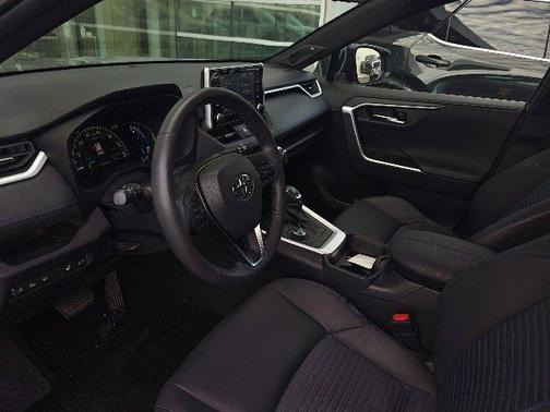 2021 Toyota RAV4 Hybrid SE