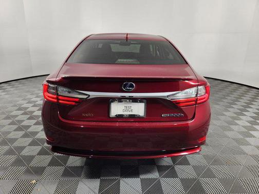 2017 Lexus ES 300h Base