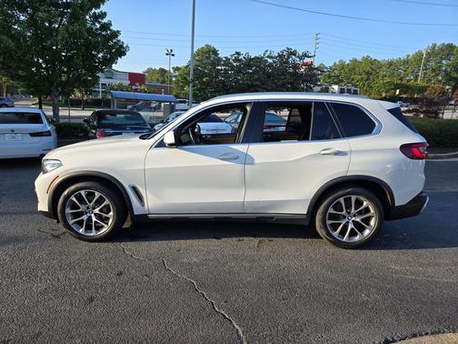 Alpine White 2021 BMW X5 xDrive40i