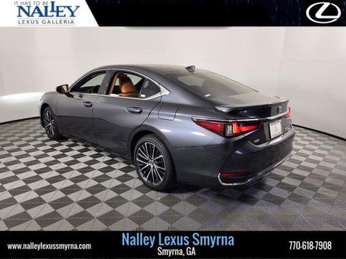 2025 Lexus ES 300h Base