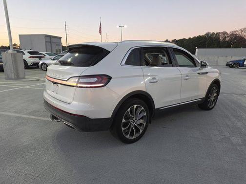 2022 Lincoln Nautilus Reserve