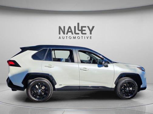 2022 Toyota RAV4 Hybrid SE