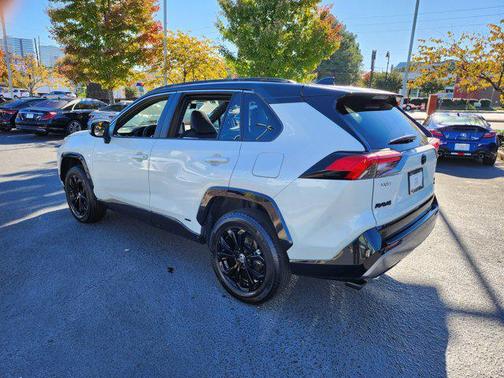 2022 Toyota RAV4 Hybrid SE
