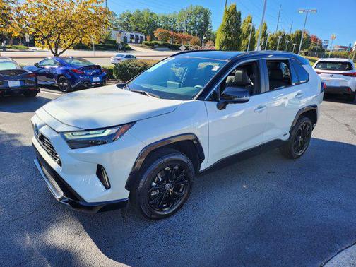 2022 Toyota RAV4 Hybrid SE