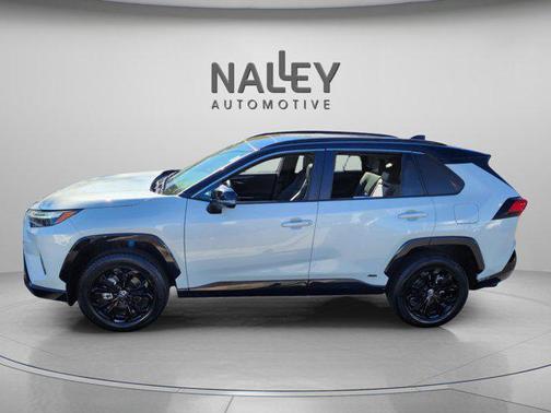 2022 Toyota RAV4 Hybrid SE