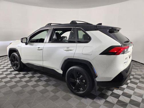 2021 Toyota RAV4 Hybrid SE