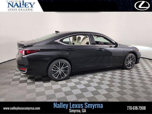 2025 Lexus ES 300h Base