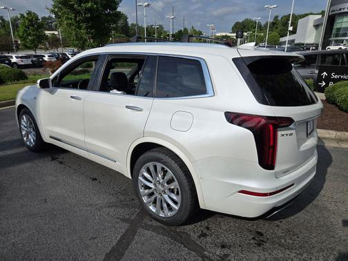 Crystal White Tricoat 2020 Cadillac XT6 Premium Luxury FWD