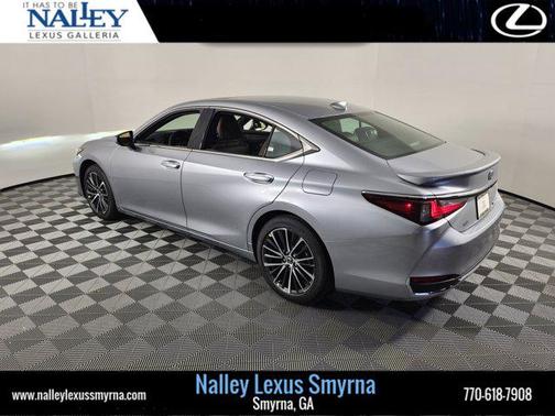 2025 Lexus ES 300h Base