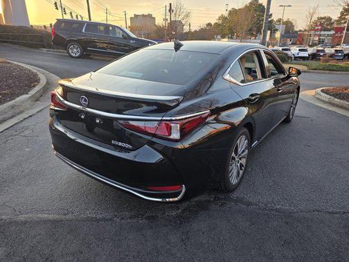 2021 Lexus ES 300h Base