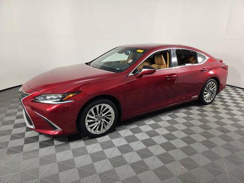 2022 Lexus ES 300h Ultra Luxury