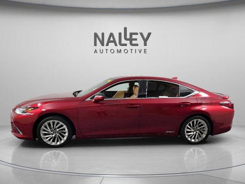 2022 Lexus ES 300h Ultra Luxury