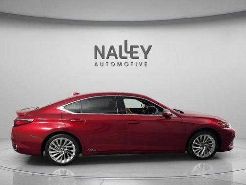 2022 Lexus ES 300h Ultra Luxury