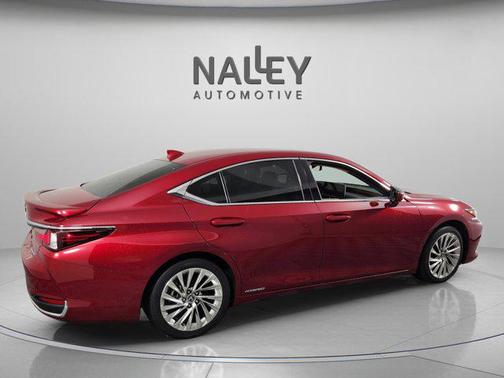 2022 Lexus ES 300h Ultra Luxury