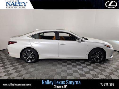 2025 Lexus ES 300h Base