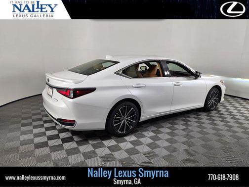 2025 Lexus ES 300h Base